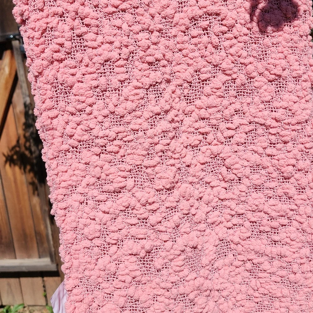 New Wendy Bellisimo Throw in Peachy Mauve Pink